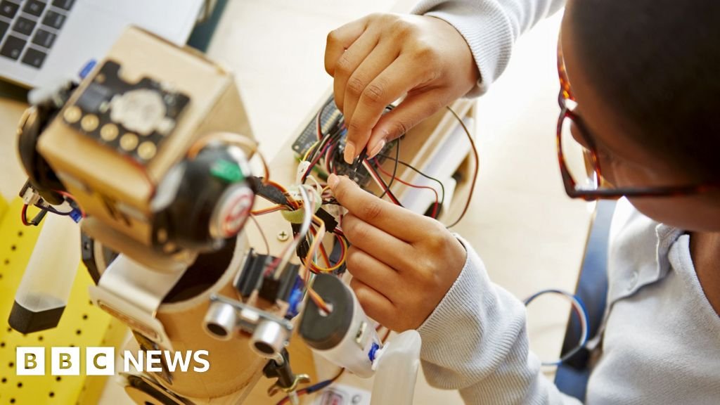 Schools to offer technical subjects to pupils from age 14, Burnham says