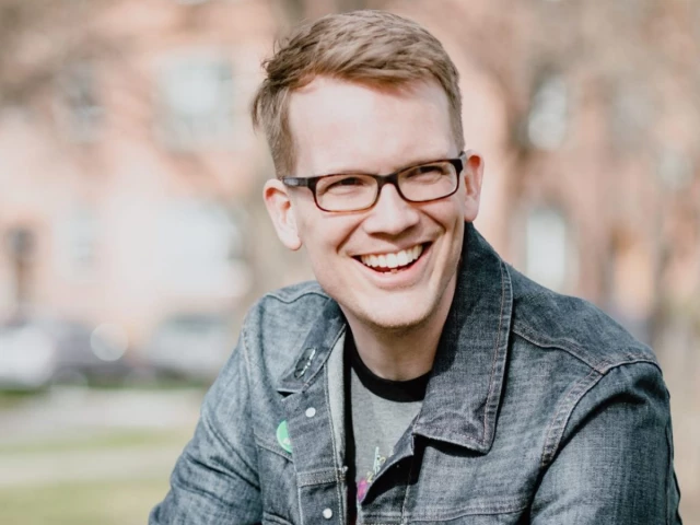Hank Green admits using ChatGPT after accidentally reading AI prompt feedback left in his script | The Express Tribune