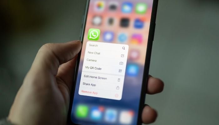 WhatsApp gives iPad app long-awaited sidebar