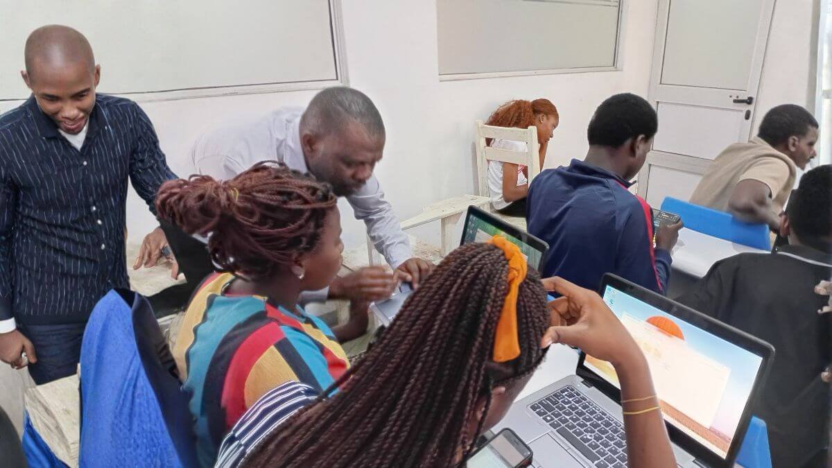 AI-automation-in-Cotonou-classroom-lab-at-Justfine-Academy